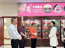 大足区政协主席廖文丽走访企业